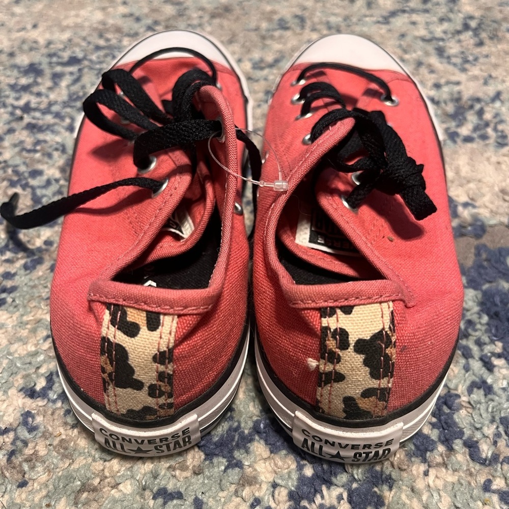 Converse Pink & Leopard Kids Size 3 NWOT - Picture 2 of 4